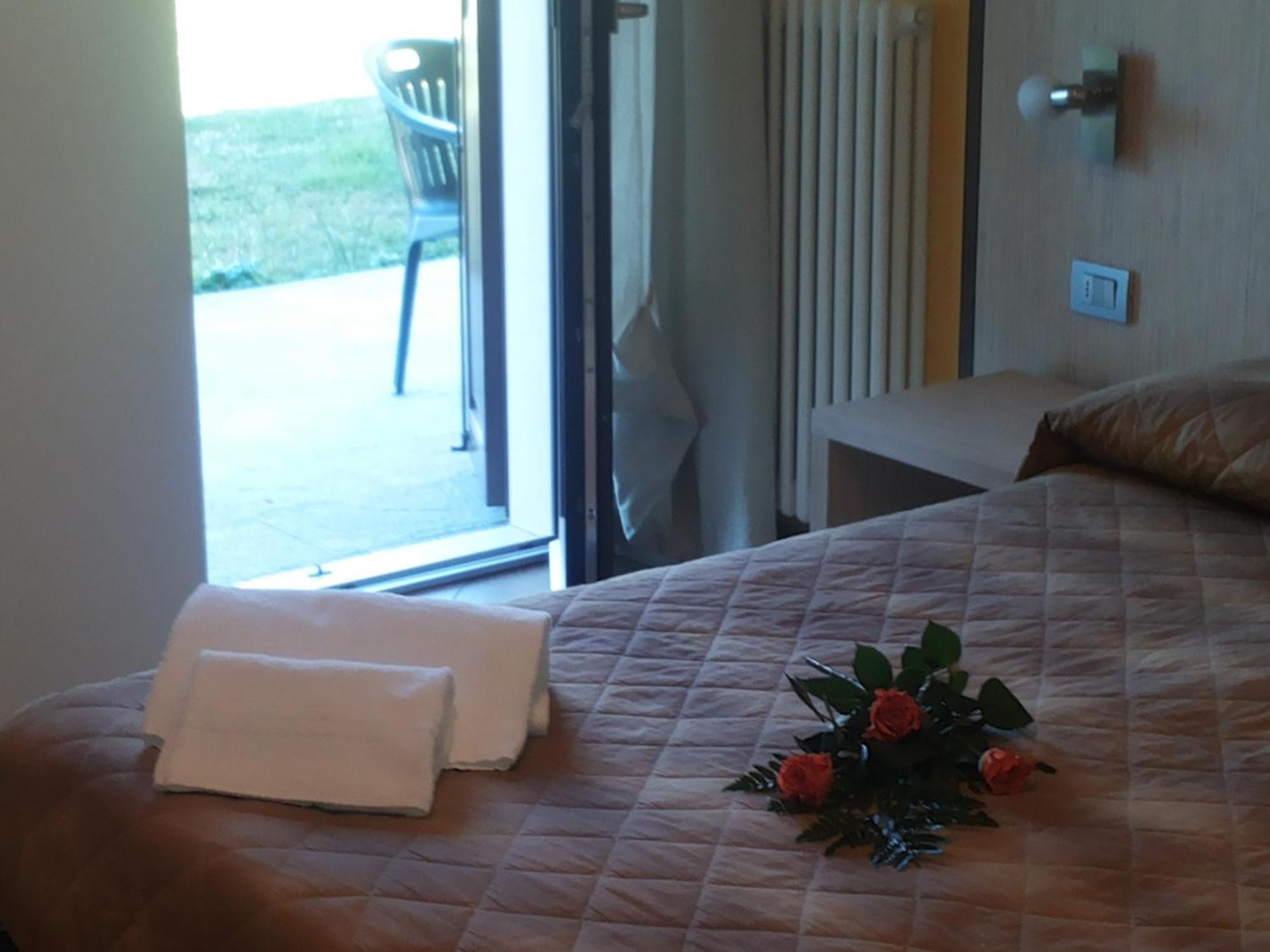 Agritur Arcosole B&B Camping Værelse billede